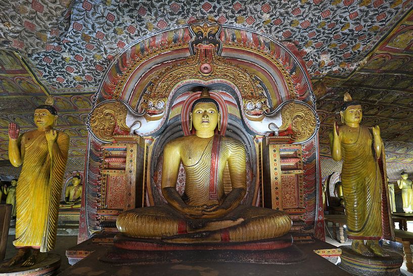 Bouddha dans le temple de la roche dorée de Dambulla par Antwan Janssen