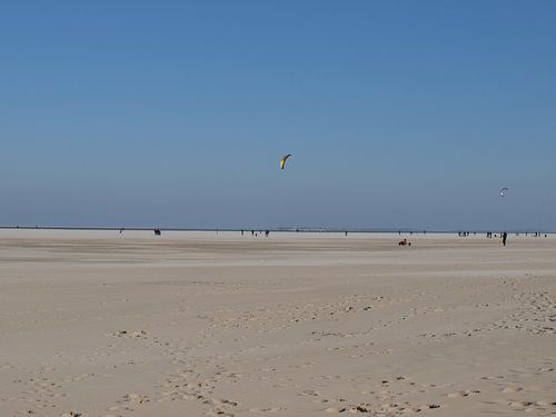 vliegeren op het strand