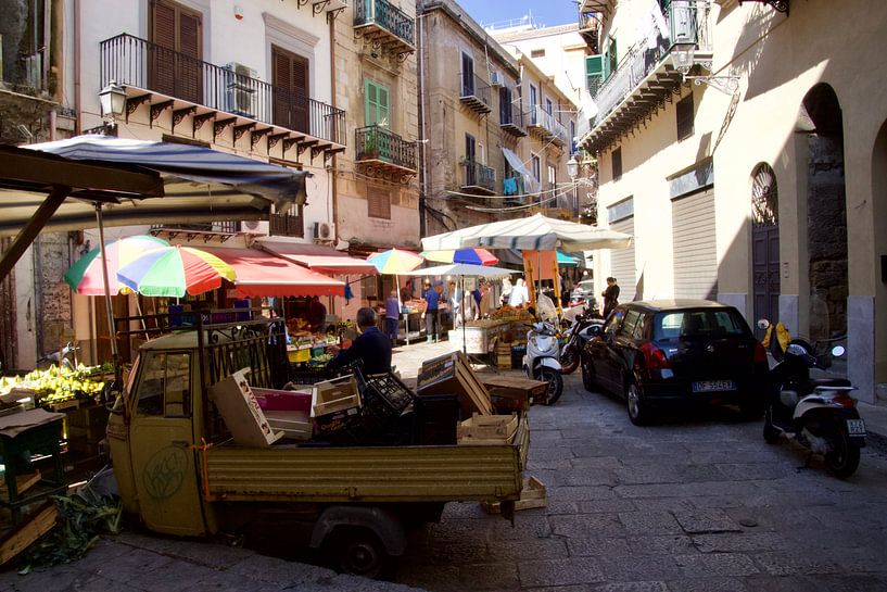 Mercato del Capo, Via Porta Carini, Palermo van Sven Zoeteman