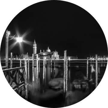 VENICE - San Giorgio Maggiore bij nacht in zwart-wit van Melanie Viola