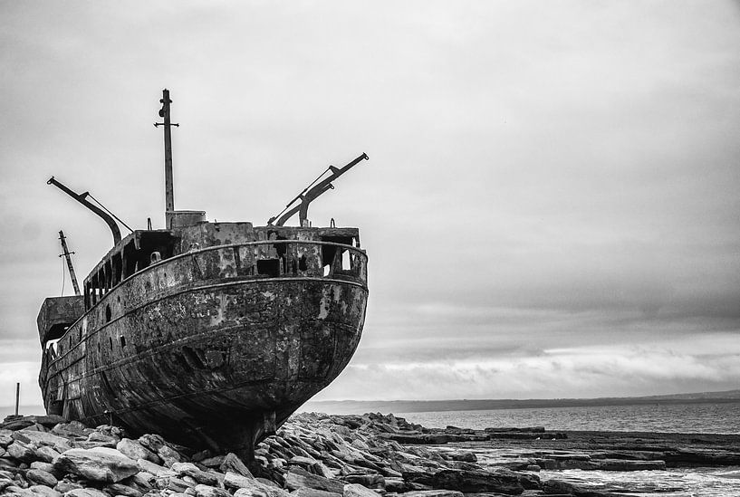 Shipwreck by Robert Stienstra