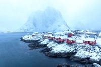 Les cabanes rouges de Hamnøy dans la neige