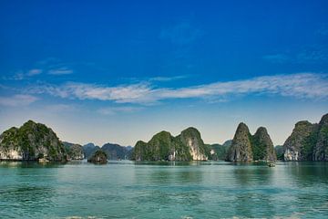 Halong bay by Bart Nikkels