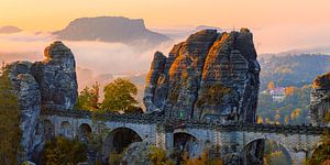 Sonnenaufgang an der Basteibrücke von Henk Meijer Photography