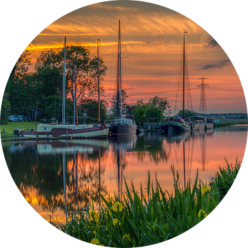 Zonsondergang in Garnwerd van Wil de Boer