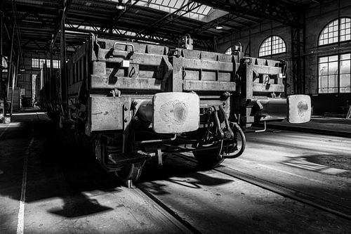 Wagon in de oude spoorwegwerkplaats