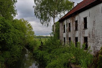 Bellemolen verlaten hoeve aan de Bellebeek Pajottenland van Deborah Blanc