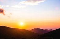 Sonnenuntergang in den Bergen Sardiniens | Italien von Yvette Baur Miniaturansicht