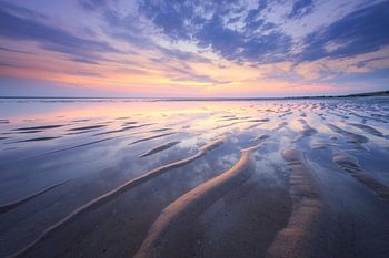 Lijnenspel in het zand en in de lucht