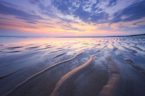 Lijnenspel in het zand en in de lucht van Sugar_bee_photography