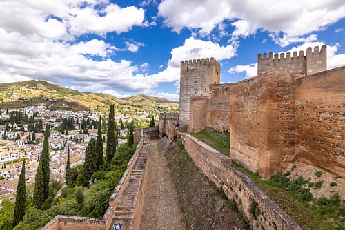 Weergang langs de muren van de Alcazaba