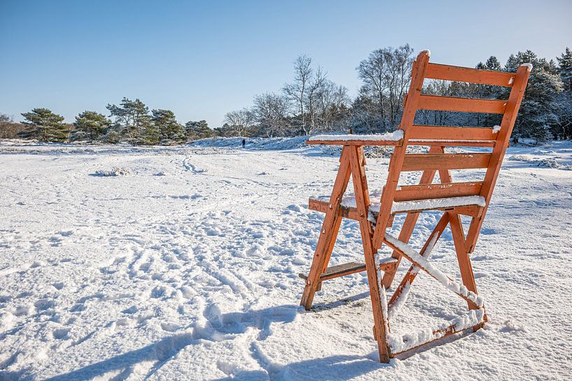 The big cold chair by Jan Medema