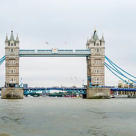 Tower Bridge Londen van Anja Spelmans