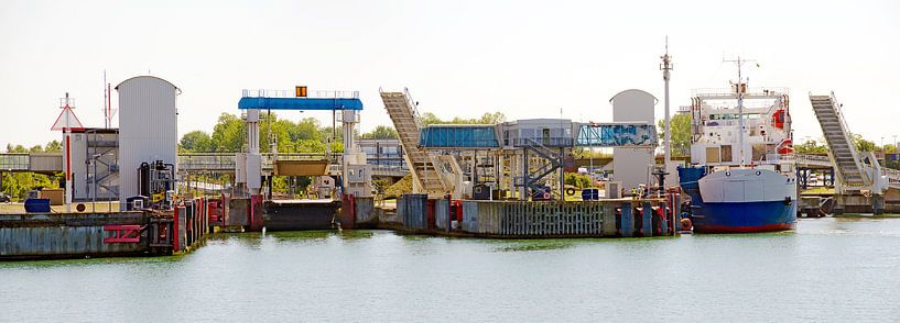 Fährhafen von Puttgarden von Leopold Brix