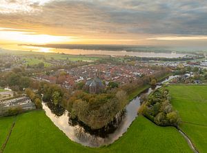 Elburg alte Stadtmauer im Herbst von oben gesehen