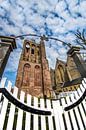De kerktoren in het centrum van Workum, Friesland. van Harrie Muis thumbnail
