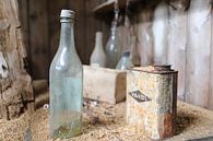 Flessen - stilleven in verlaten huis van Antoon Loomans thumbnail
