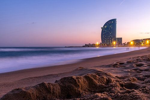 Barcelona bij zonsondergang