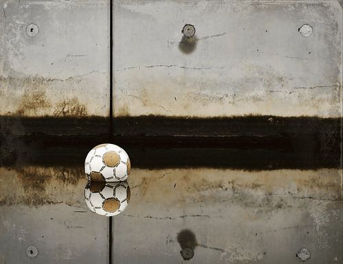 stilleven met bal/game over