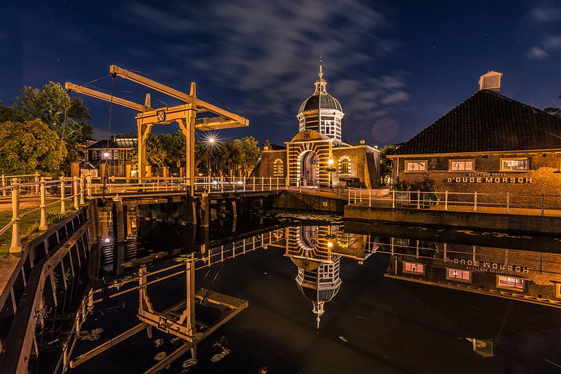 The Morspoort in Leiden during the night by Martijn Kruit