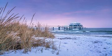 Winter op het strand van Timmendorf van Voss Fine Art Fotografie