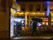Cafe Hindenburg an einem regnerischen Abend in Speyer von Arjen Roos Miniaturansicht
