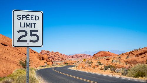 Typische Amerikaans wegen landschap(woestijn)