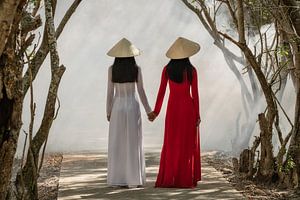 Petites amies lors d'une promenade matinale