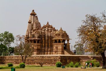 De tempels van Khajuraho in Madhya Pradesh India van Roland Brack