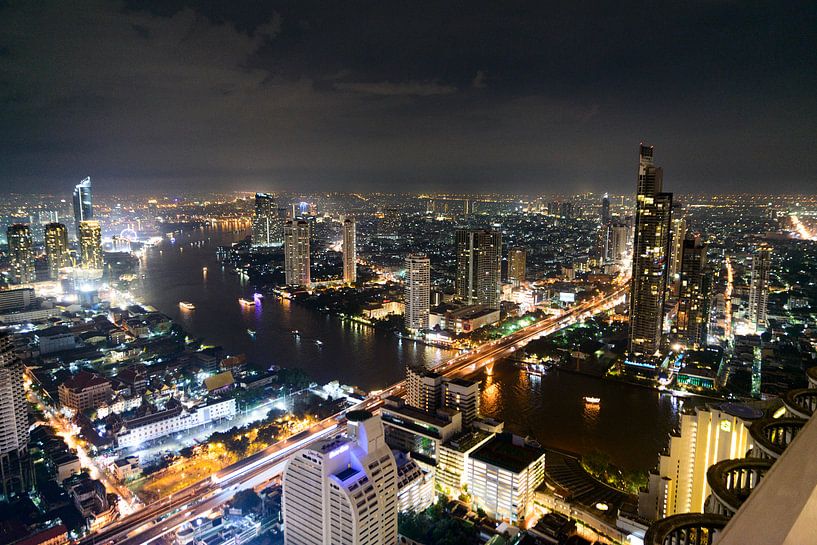 Bangkok in the evening by Ingeborg van Bruggen