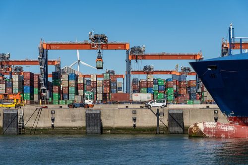 Container transshipment