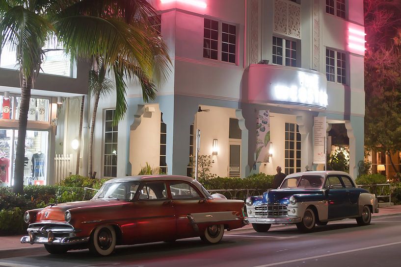 Miami Beach - Oldtimer in the Art Deco Quarter by t.ART