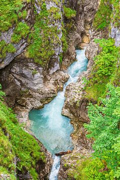 Uitzicht op de Leutasch-kloof bij Mittenwald in Beieren van Rico Ködder