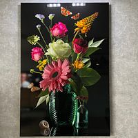 Photo de nos clients: Nature morte "Royal Deluxe" dans un vase en verre Sander van Laar par Sander Van Laar, sur alu-dibond