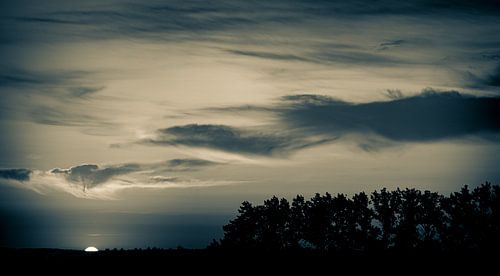 Dark Melody - Sfeervolle zonsondergang in Gdansk