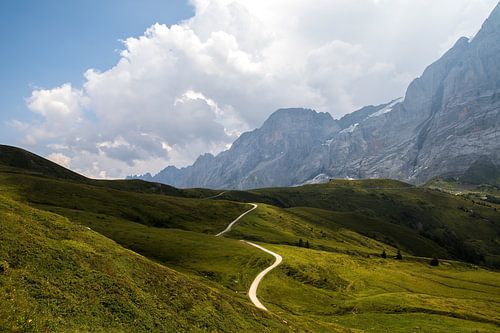 Die Straße nach Grote Scheidegg in den Schweizer Alpen
