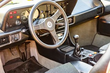BMW M1 klassieker jaren zeventig sportwagen interieur