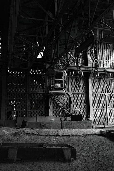 In the old factory by Shamilla Roeffen Lute