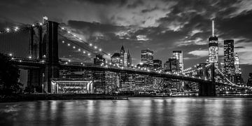 Brooklyn bridge in New York by Roy Poots