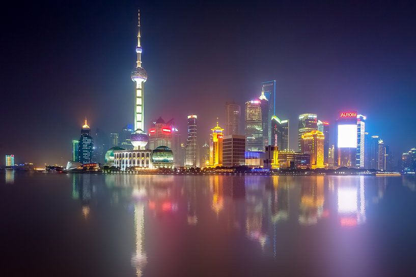 La ligne d'horizon de Shanghai par nuit par Marcel Samson