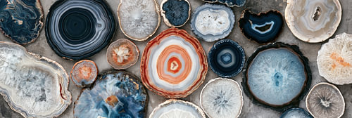 Kleurrijke agaat wandkunst in blauw oranje en wit
