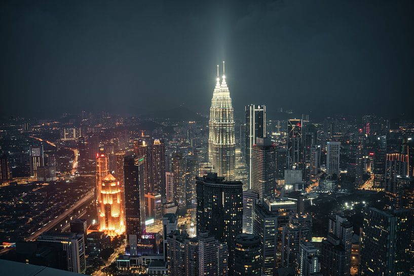 Petronas Twin Towers by Rene scheuneman