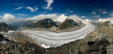 Aletsch glacier by Sjoerd Mouissie