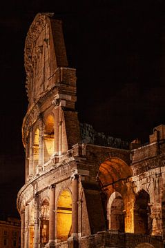 Amphitheatrum Flavium by night van Richard Driessen