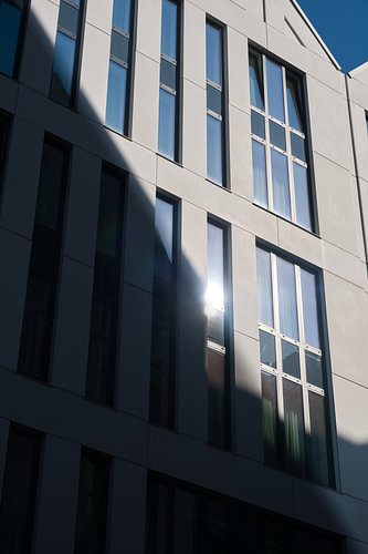 Fassade im Sonnenlicht