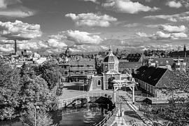 Morse Gate Leiden in black and white by Dirk van Egmond