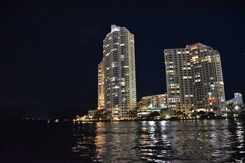 Een zomeravond in de stad