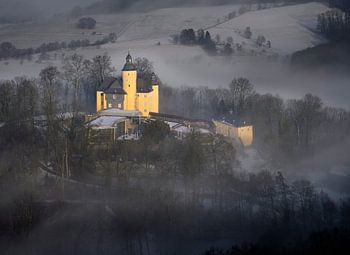 Le château de Homburg dans le brouillard hivernal