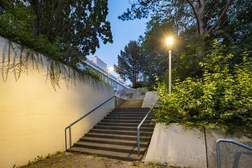 Treppen in der Nacht 5 von Marc Heiligenstein