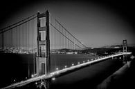 GOLDEN GATE BRIDGE at Night | monochroom van Melanie Viola thumbnail